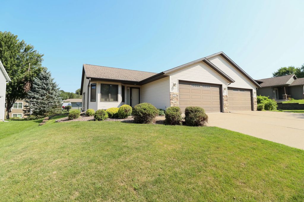 301 Crestwood Ln, Onalaska