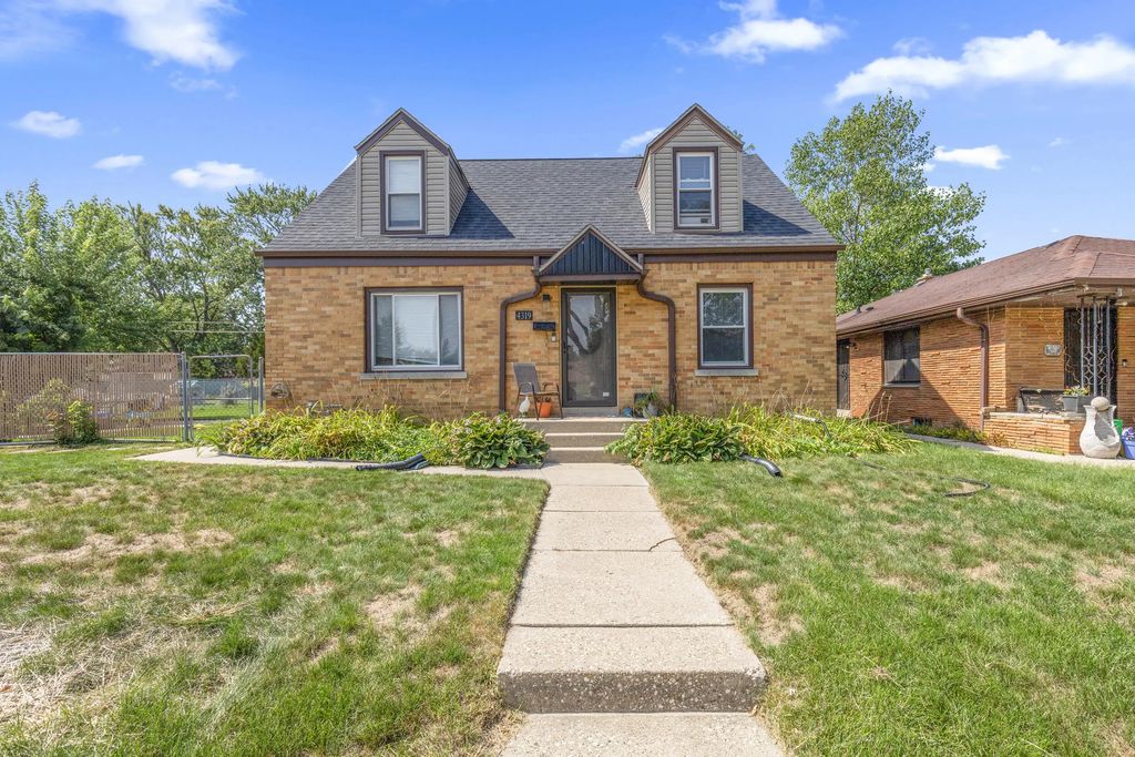4319 N 74th St, Milwaukee