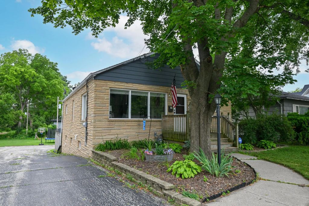 246 North Ave, Hartland