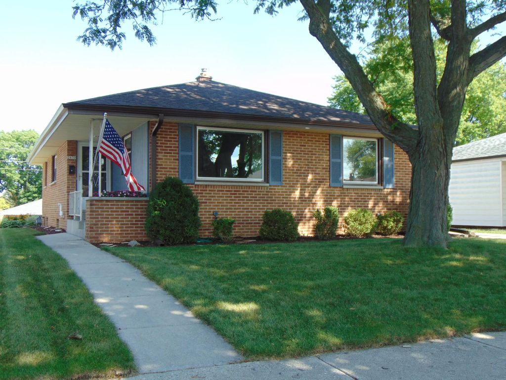 2630 S 94th St, West Allis