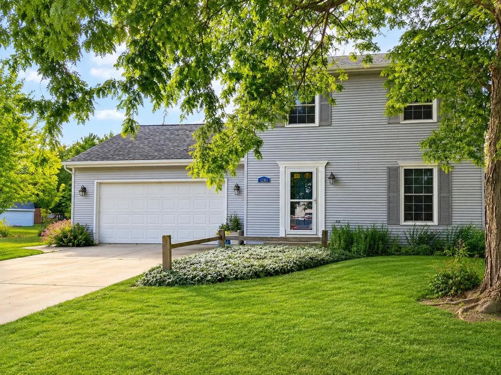 128 Tower Dr, Sheboygan Falls