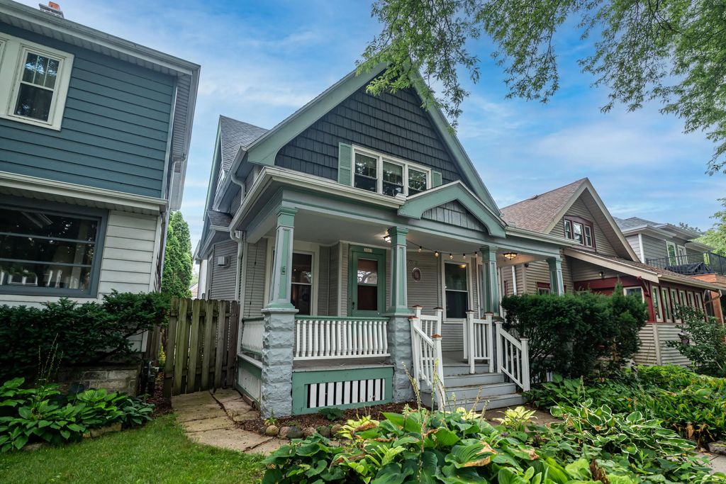 3007 S Superior St, Milwaukee