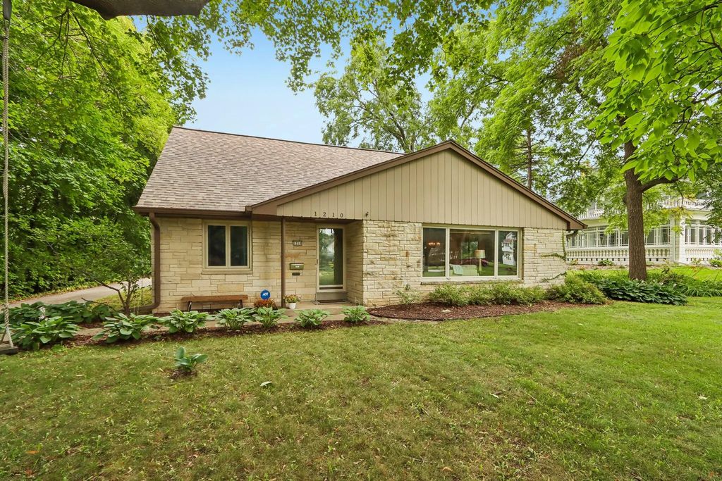 1210 E Broadway -, Waukesha