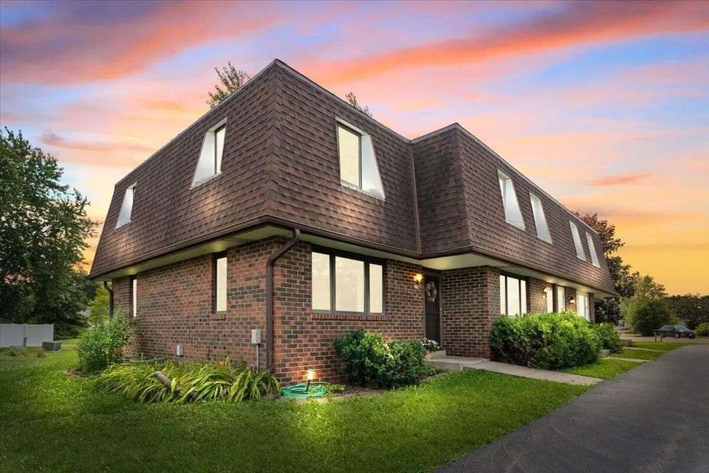 272 Karen Ct, Hartford