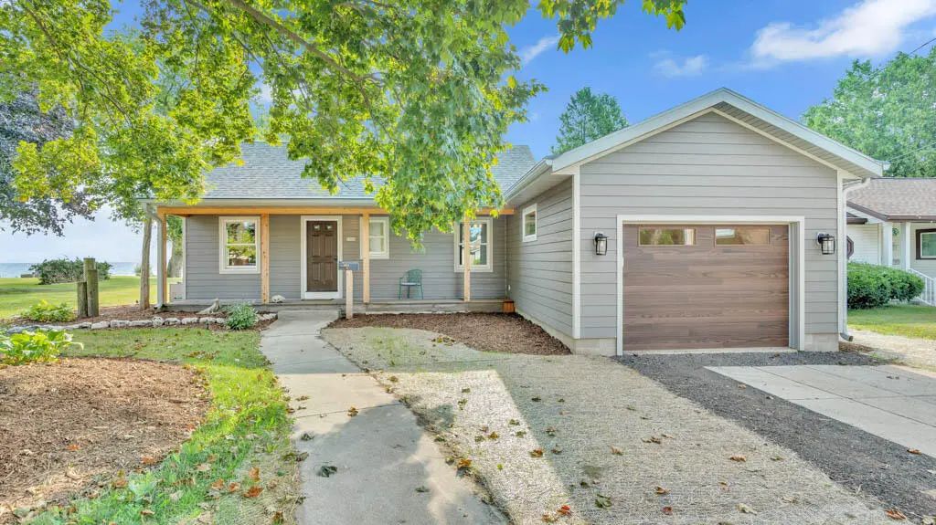 2503 Lakeshore Dr, Sheboygan