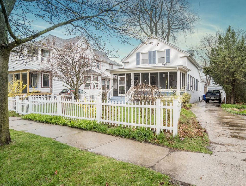 530 61st St, Kenosha
