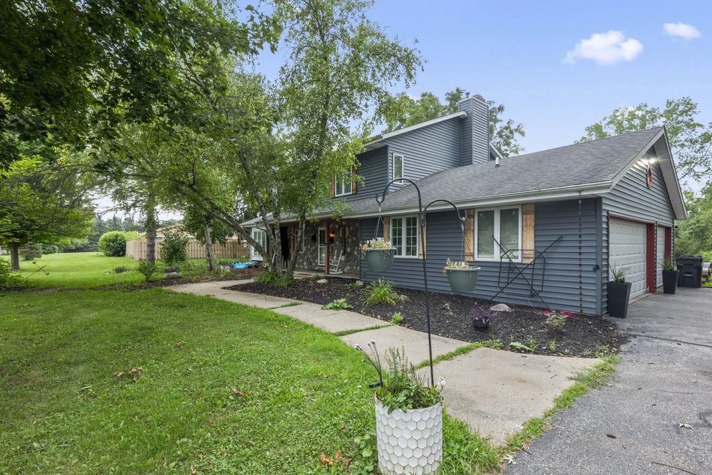 467 Herford Dr, Wales