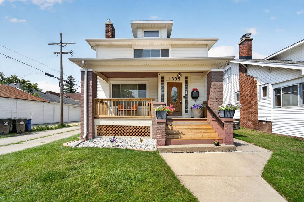 1338 Quincy Ave, Racine