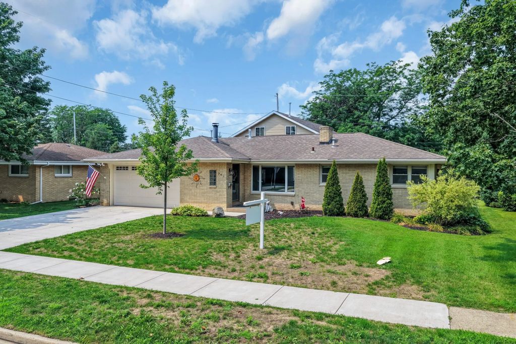 341 Dardis Dr, Burlington