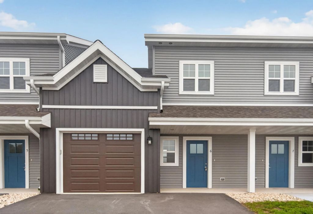 1675 Reigle Dr 6, Kewaskum