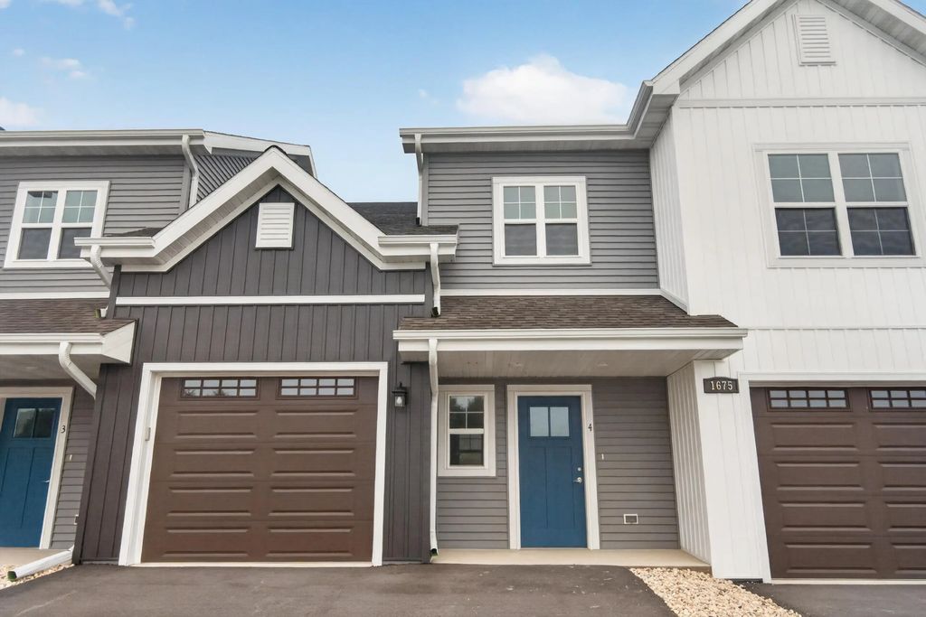 1675 Reigle Dr 4, Kewaskum