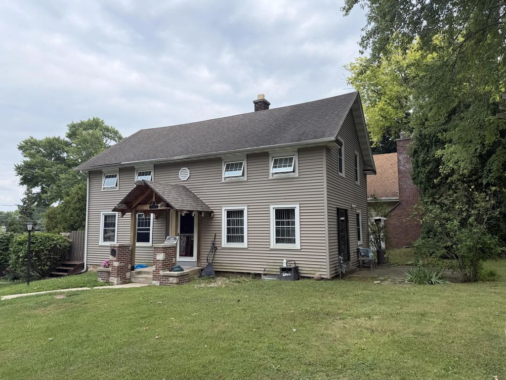 N85w16295 Arthur Ave, Menomonee Falls