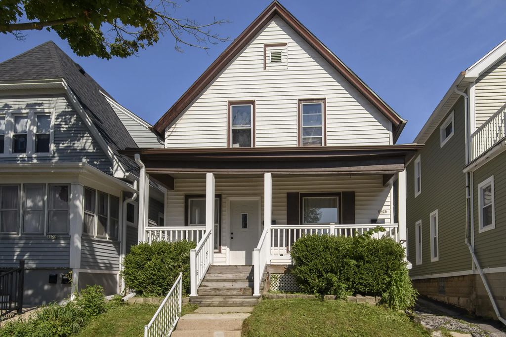 1424 S 79th St, West Allis