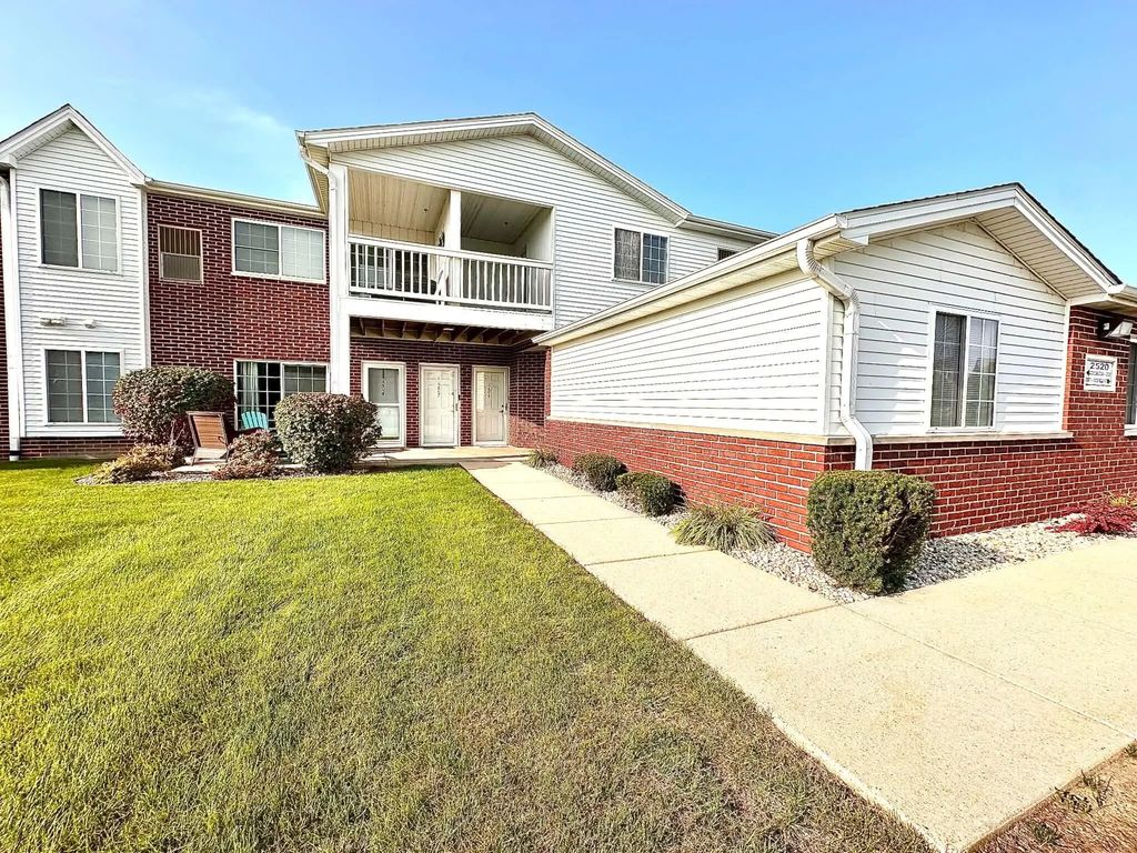 2520 11th Pl 206, Somers