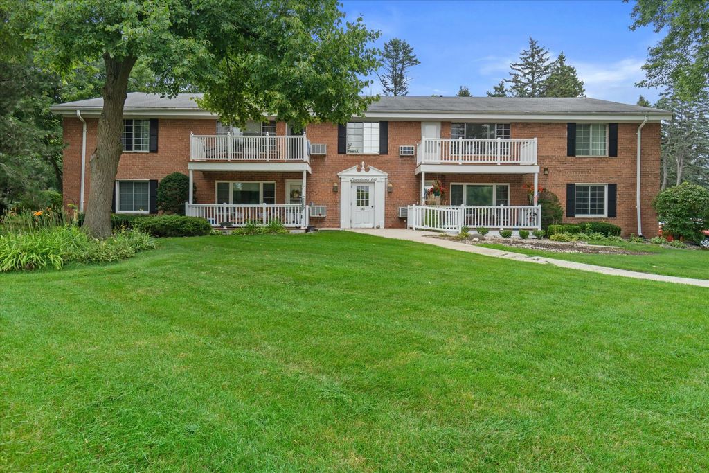 162 Heidel Rd 3, Thiensville