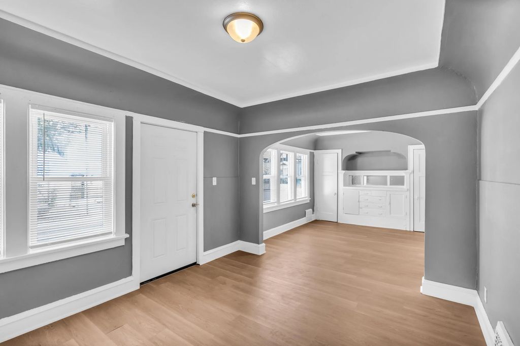 3573 N 11th St 3575, Milwaukee