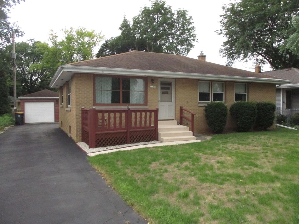 11019 W Park Hill Ave, Wauwatosa