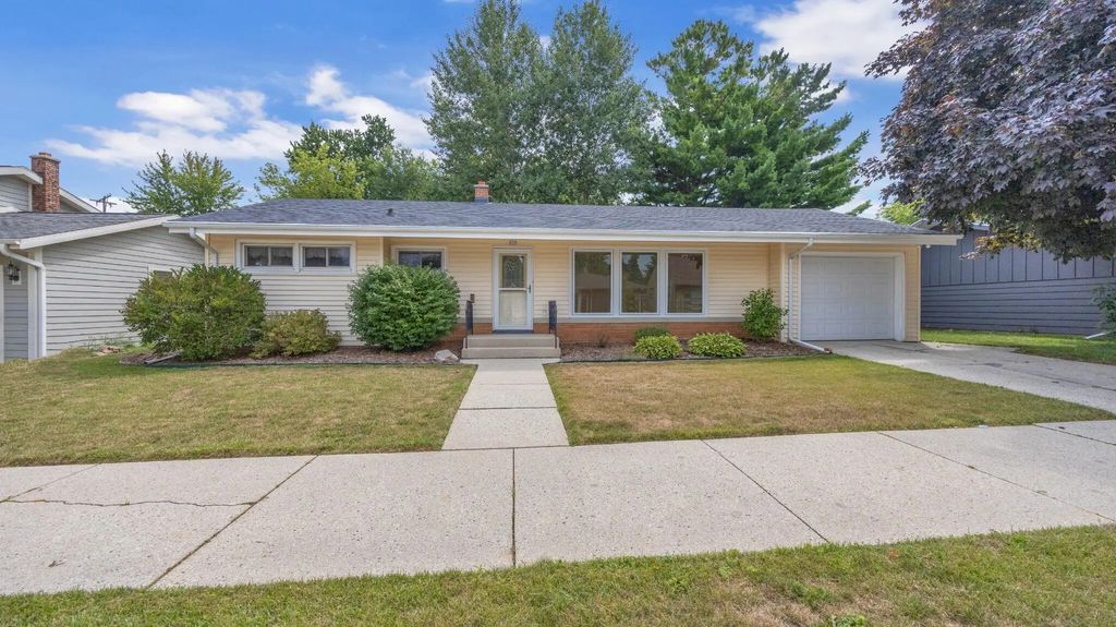 903 N 27th St, Sheboygan