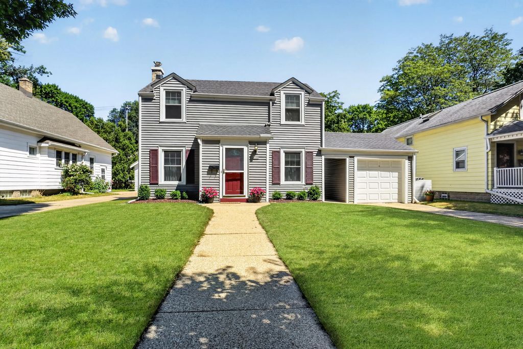 5008 N Elkhart Ave, Whitefish Bay