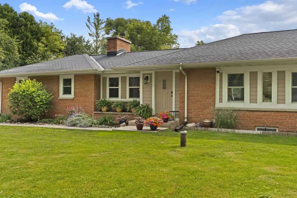 11456 N Solar Ave, Mequon