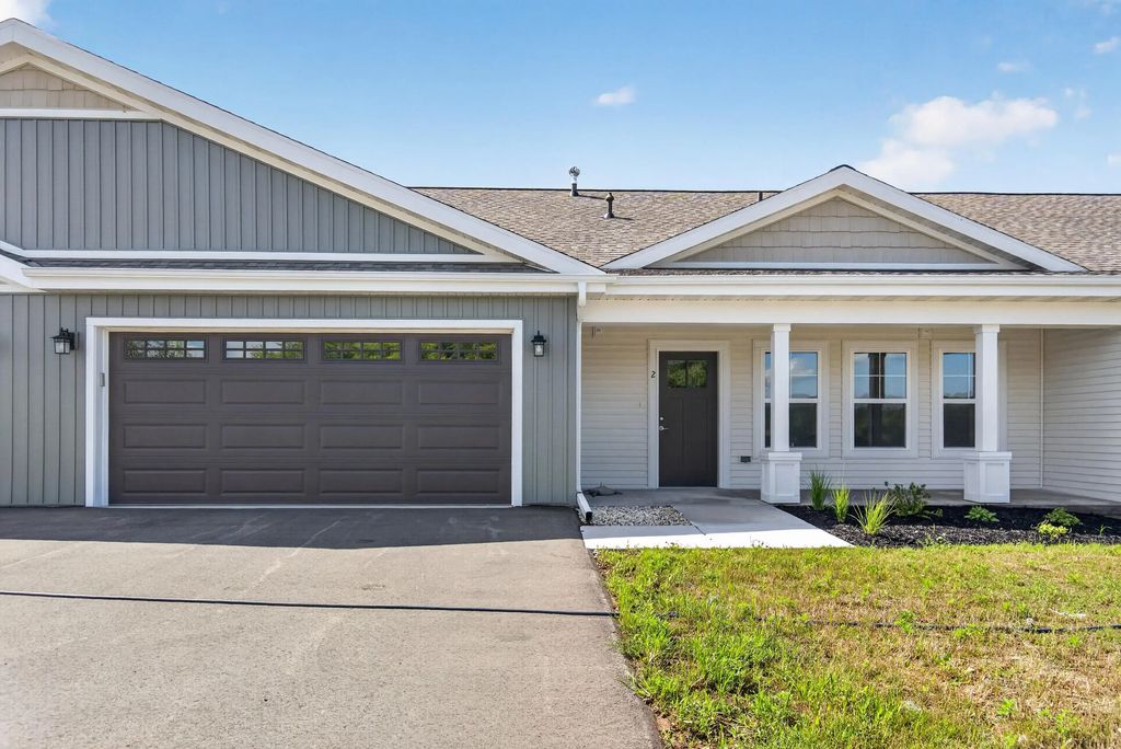 1601 Wildlife Dr 2, Kewaskum
