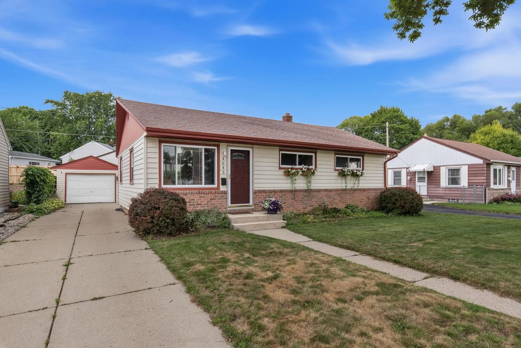4045 S Hately Ave, Saint Francis