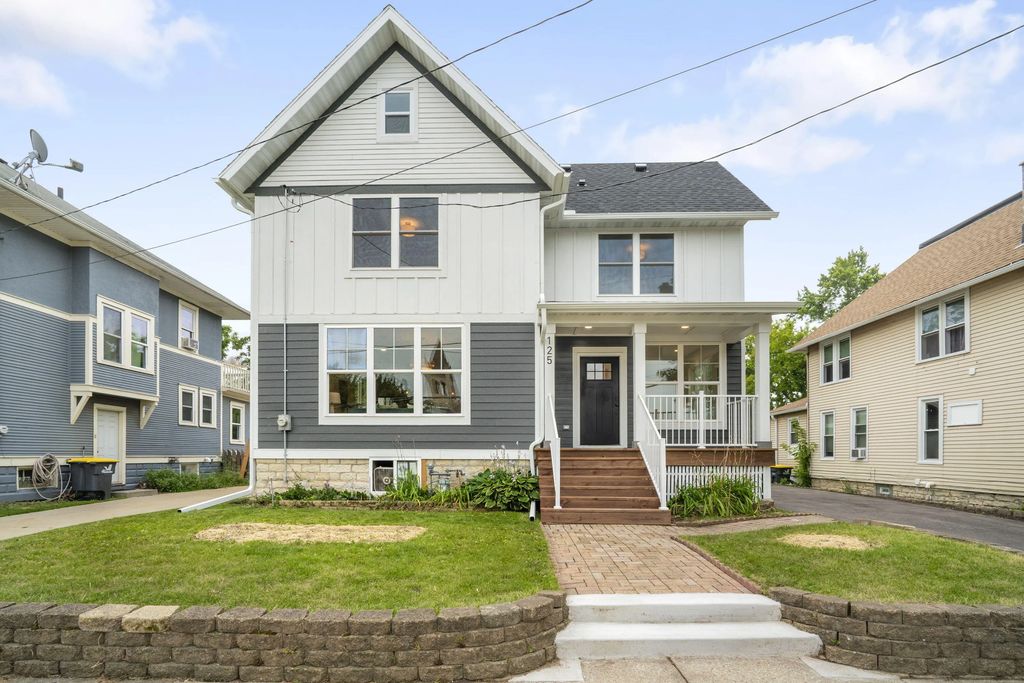125 E Park Ave, Waukesha