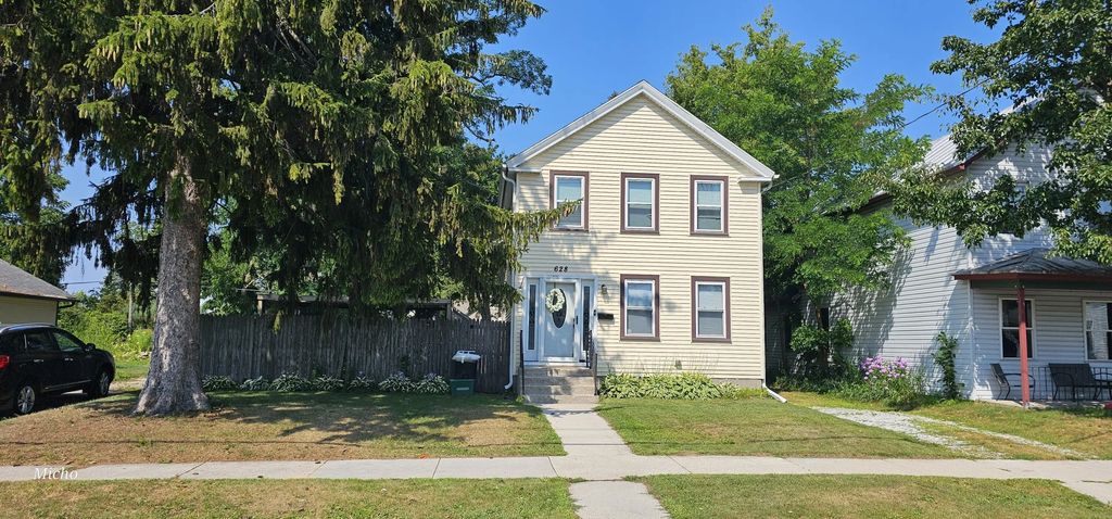 628 N 9th St, Manitowoc