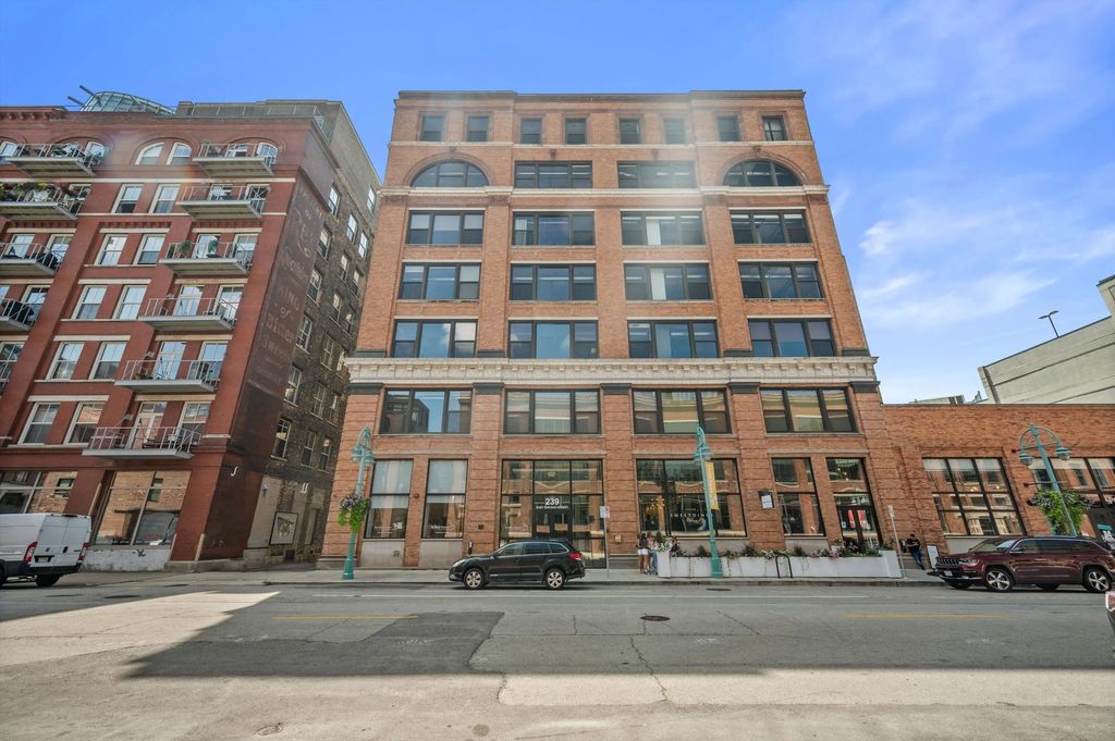 239 E Chicago St 307, Milwaukee