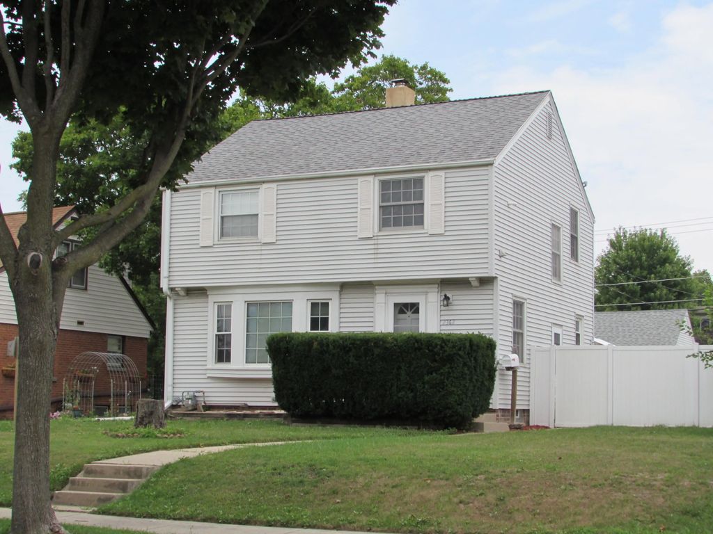 2362 S 78th St, West Allis