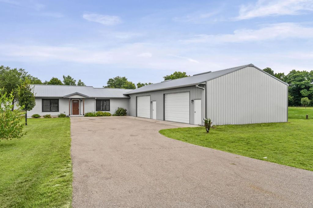 W7130 Heram Rd, Holland