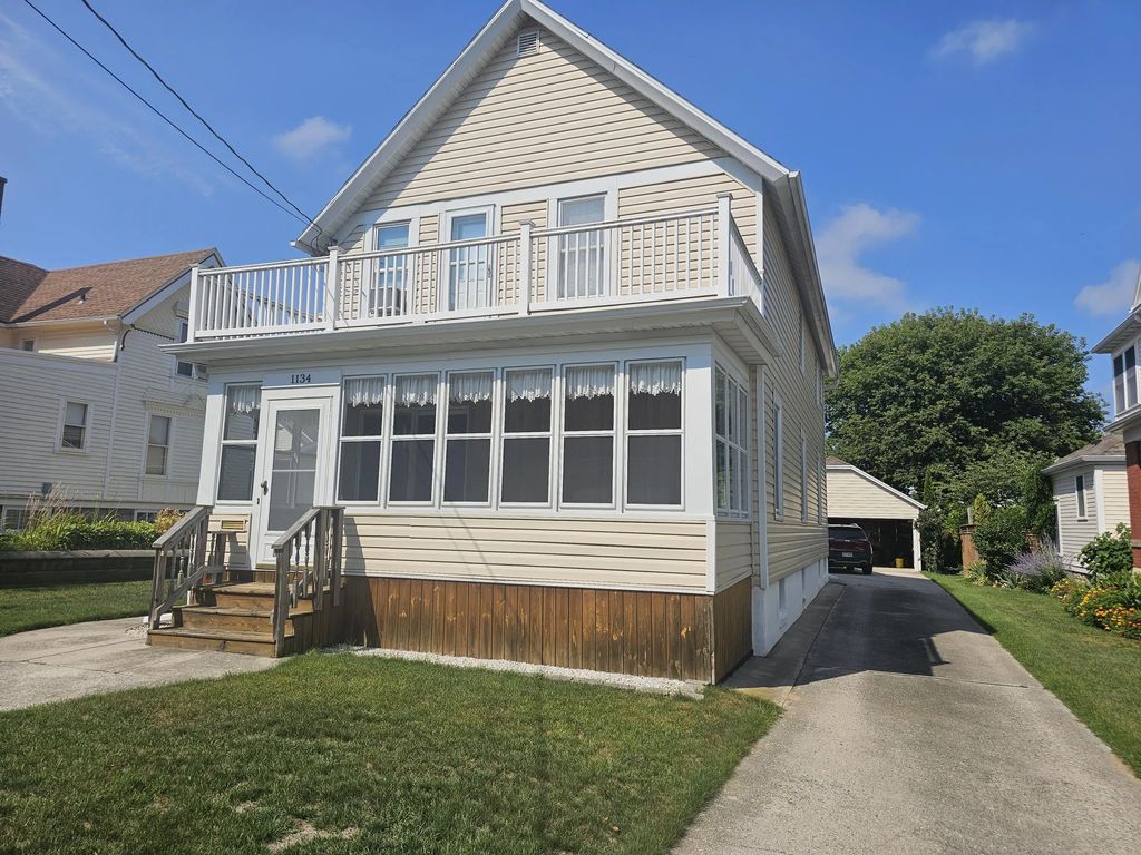 1134 S 16th St, Manitowoc