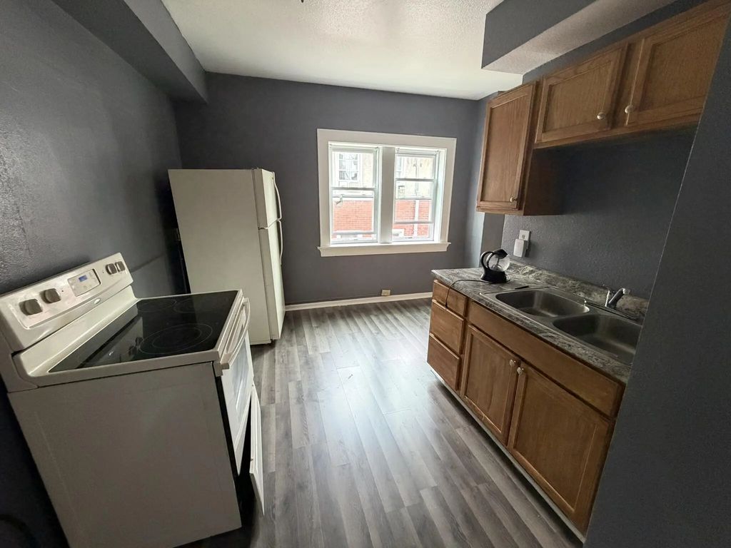 3421 W State St 1-7, Milwaukee