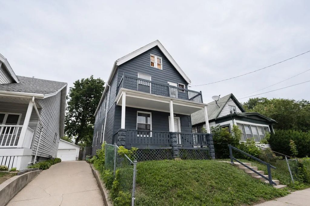 1554 W Chambers St, Milwaukee