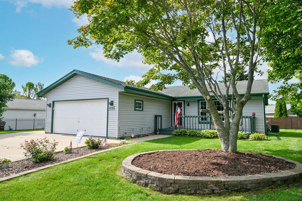 2845 Sandpiper Ln, Caledonia