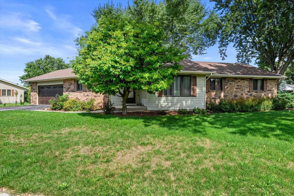 1468 Honeysuckle Rd, Hartford