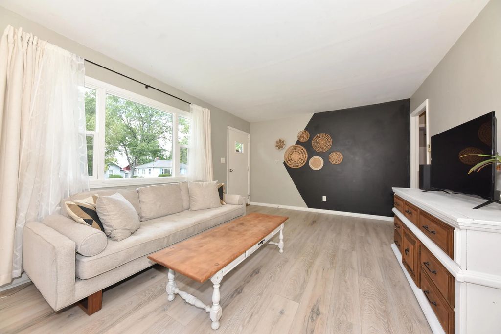 1605 Murray Ave, Waukesha