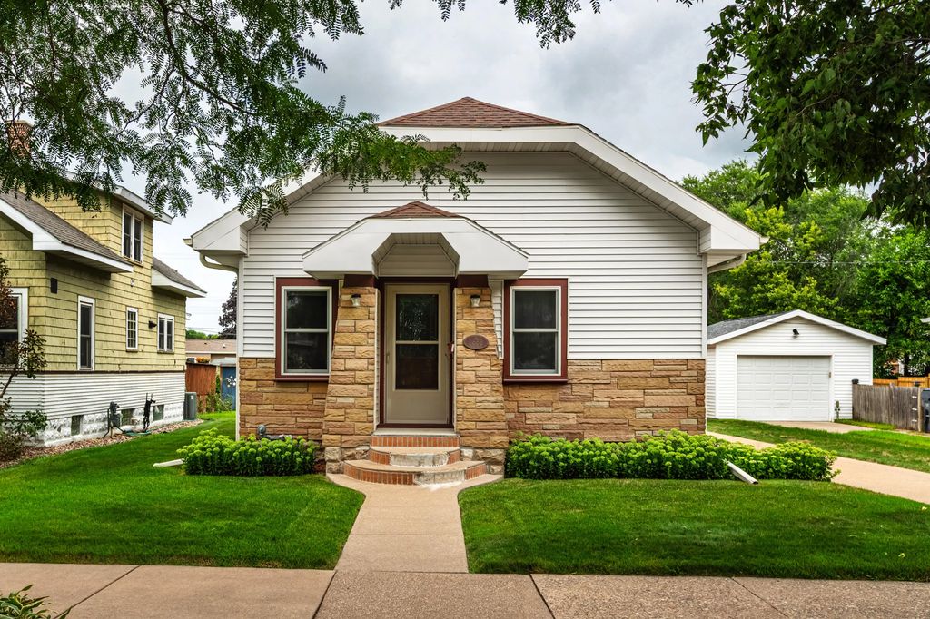 1633 Hyde Ave, La Crosse