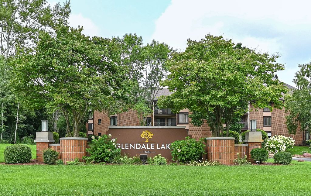 1600 W Green Tree Rd B130, Glendale