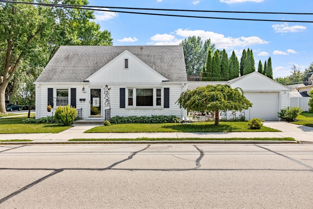 1237 Ashland Ave, Sheboygan