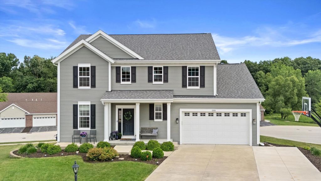 2501 Marie Cir, Waukesha
