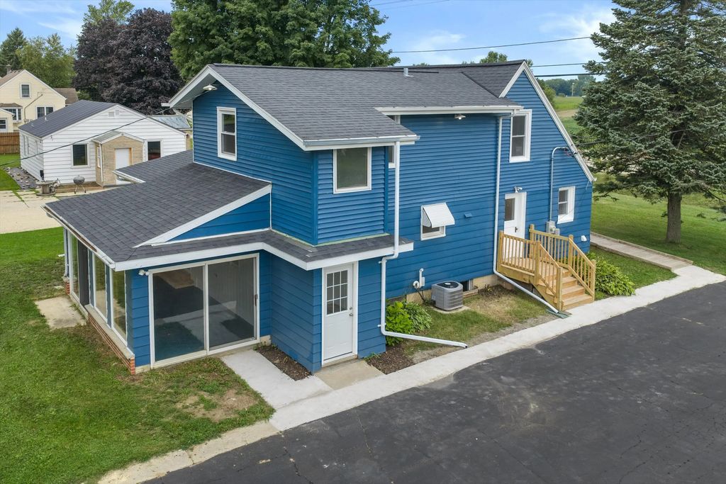 2089 Decorah Rd, Trenton