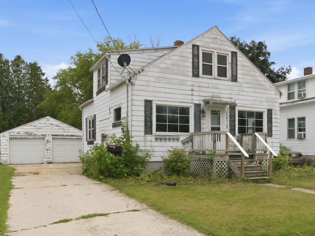 2619 14th St, Two Rivers
