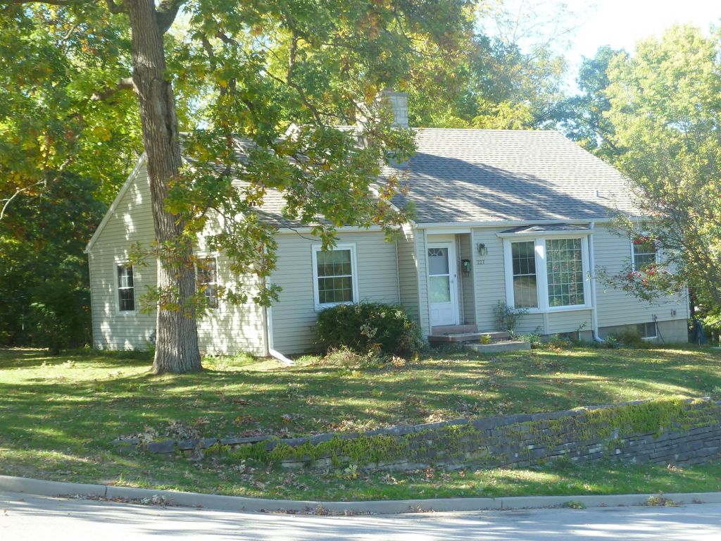 227 3rd St, Pewaukee