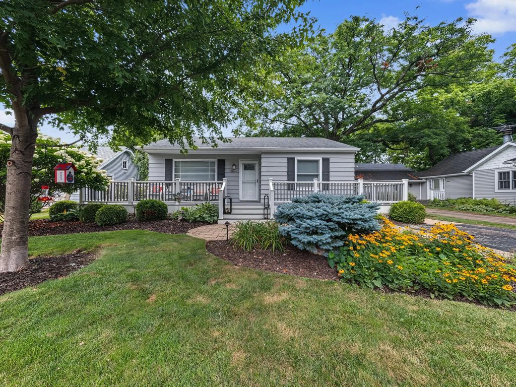 N2446 Knollwood Dr, Linn