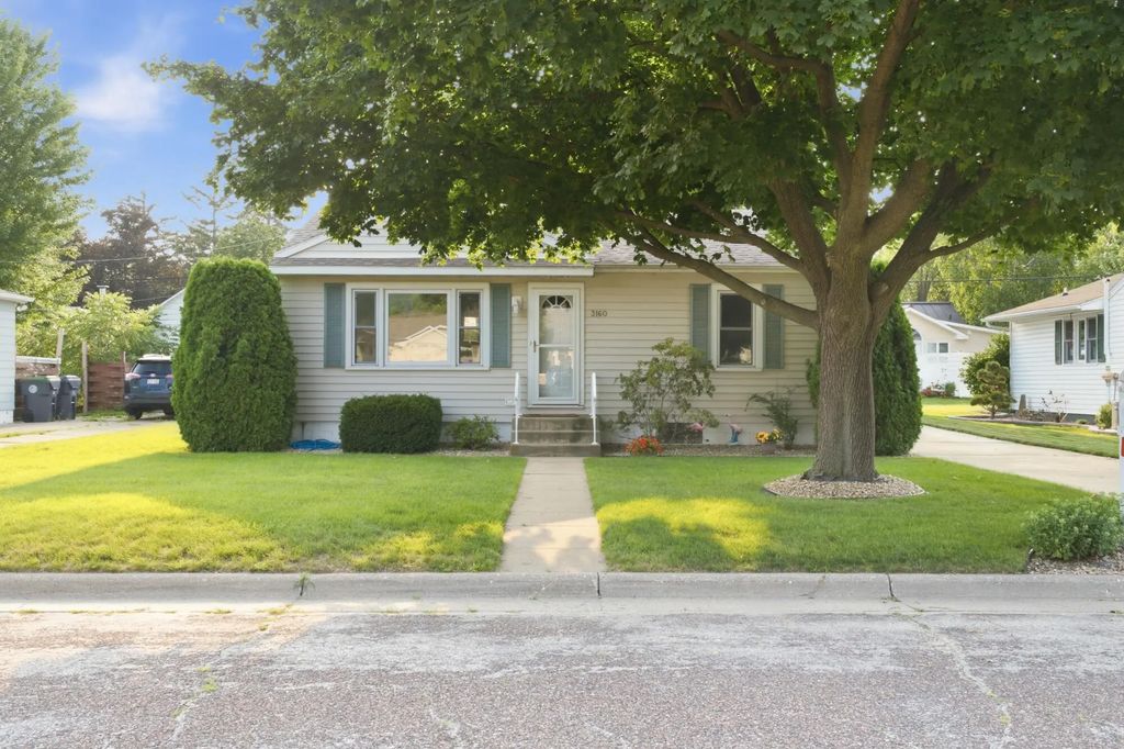 3160 26th St S, La Crosse