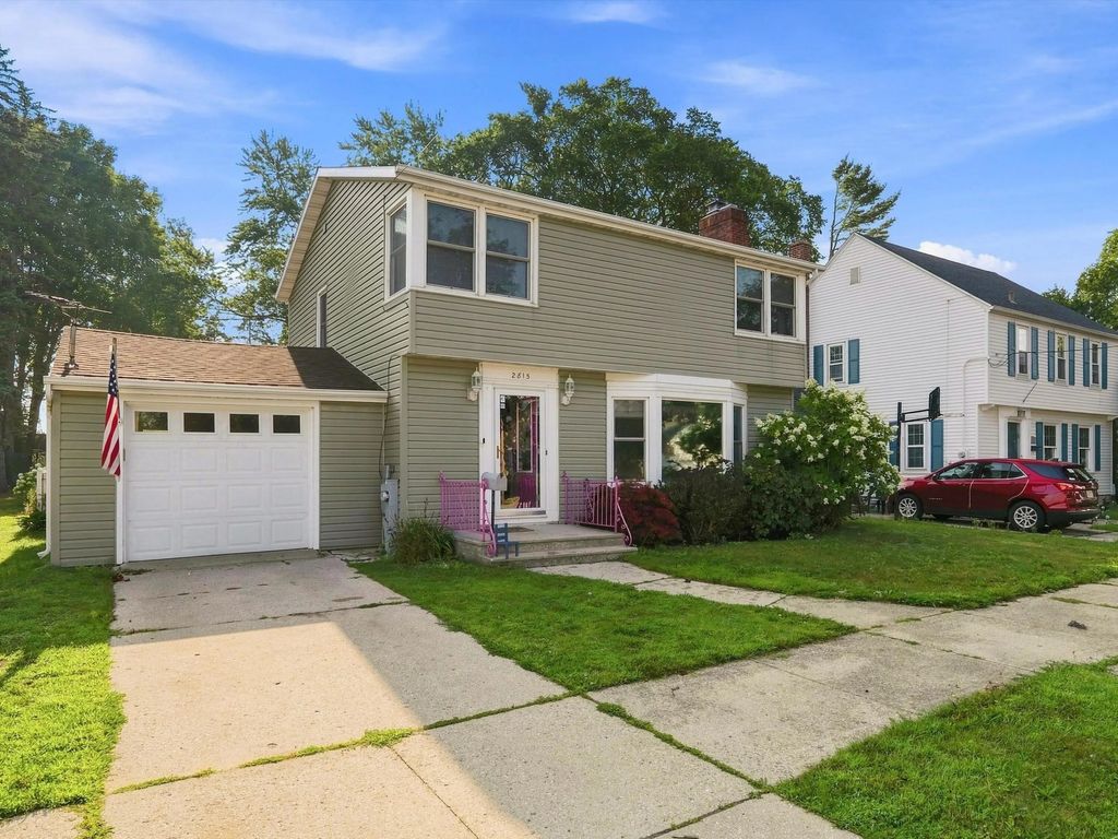 2815 School St, Two Rivers