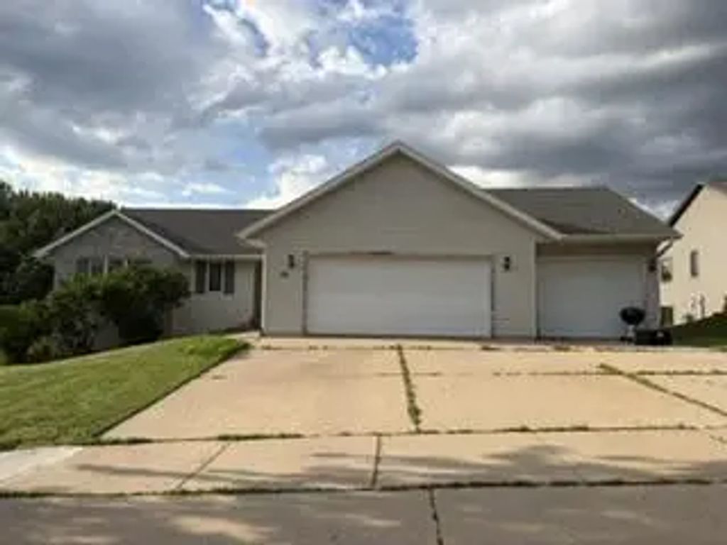 32 E Sunset Dr, Milton