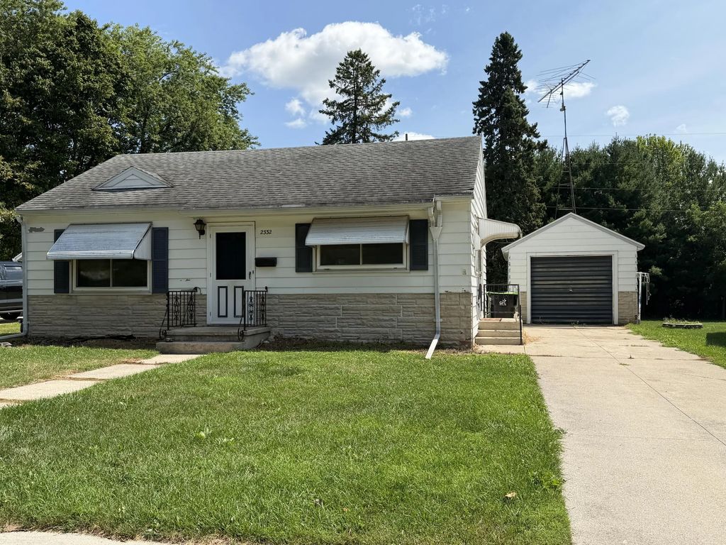 2332 Van Buren St, New Holstein