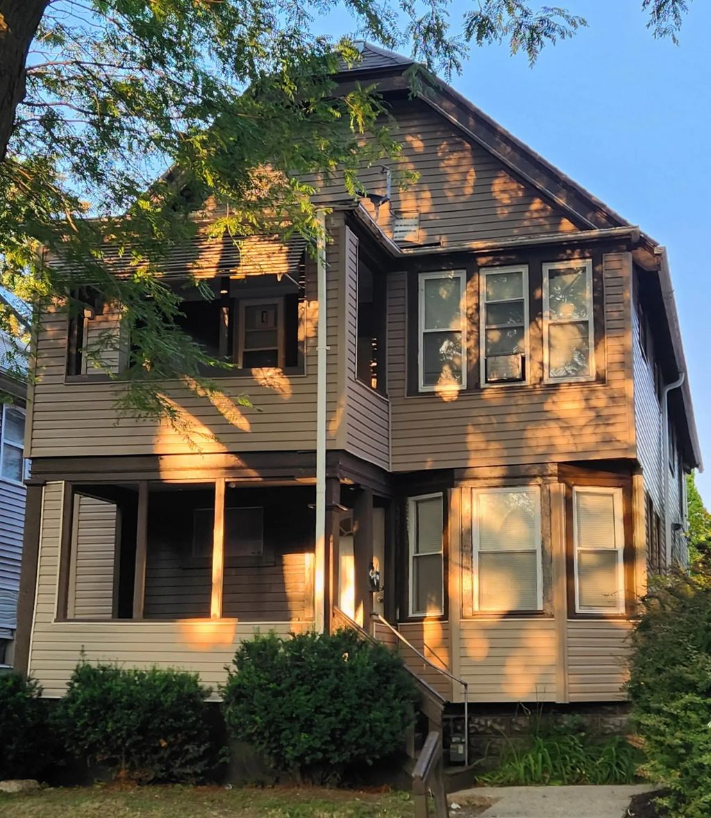 3024 N Richards St, Milwaukee
